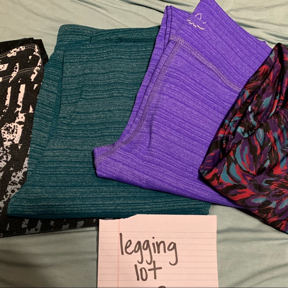 Lot of 4 size small leggings